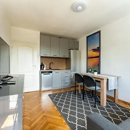 Apartment Oliwa Homely By Bookinghost *